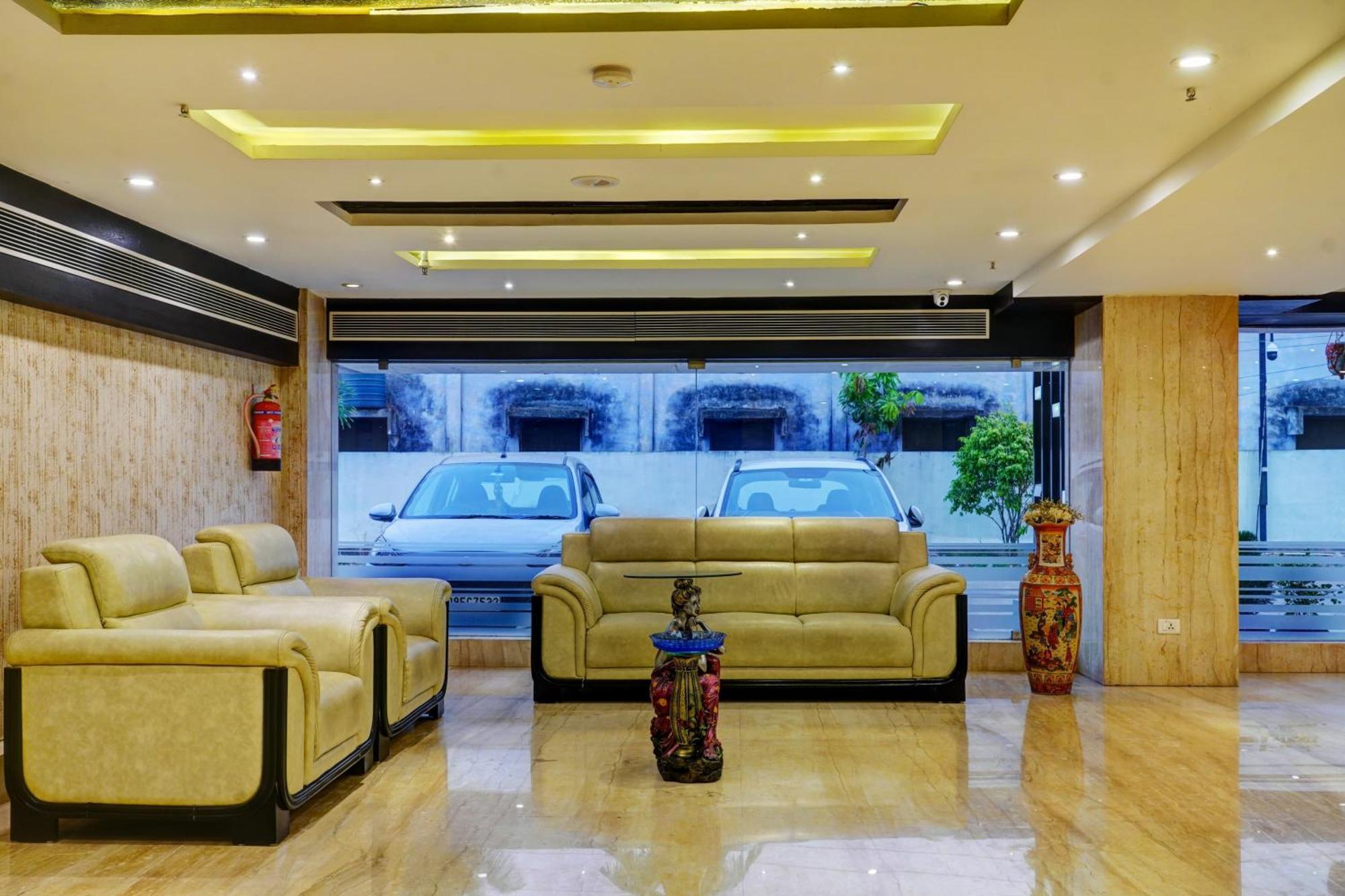 Super Townhouse Dev'S Inn By Cj Gunadala Exterior photo