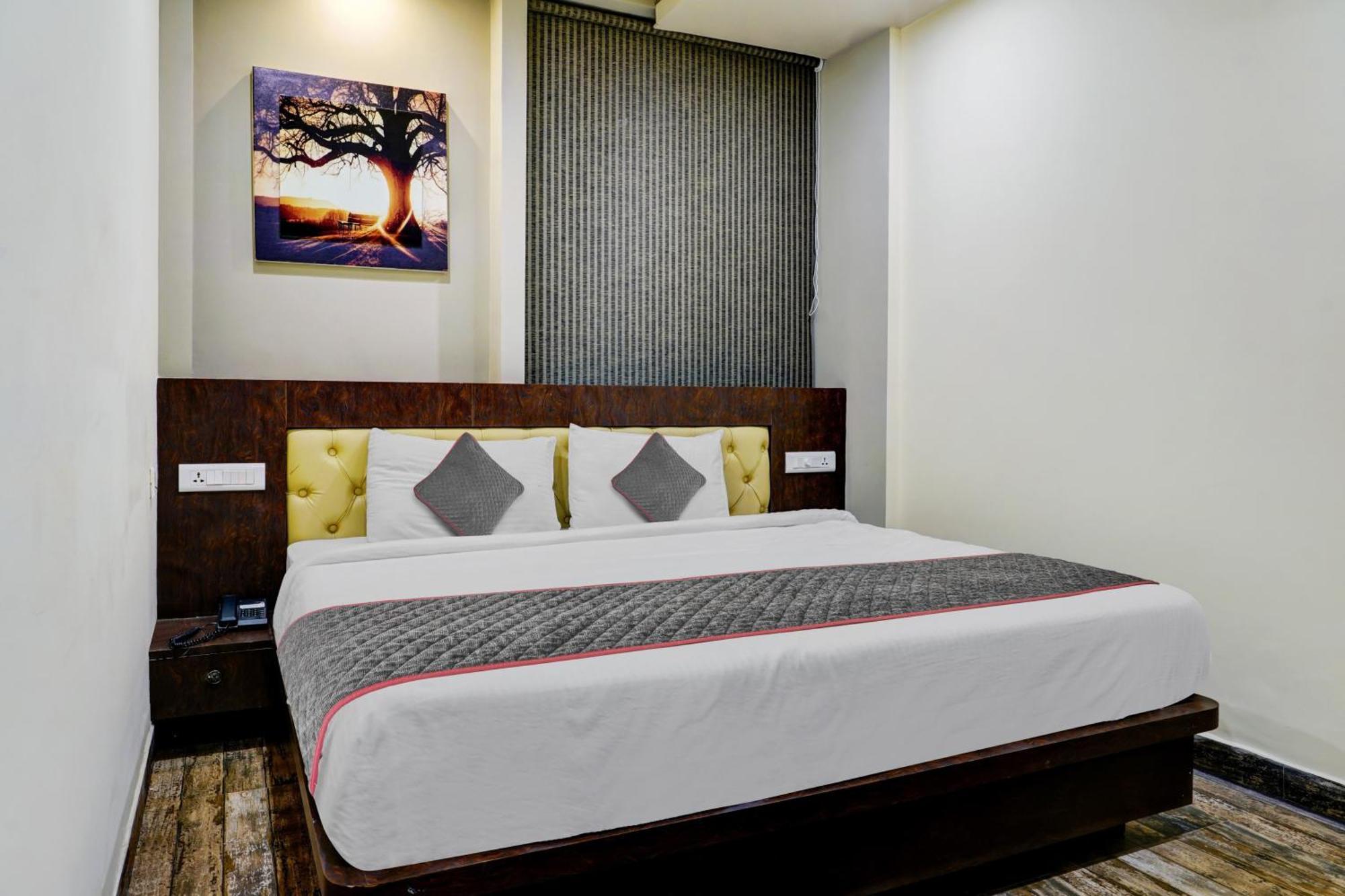 Super Townhouse Dev'S Inn By Cj Gunadala Exterior photo
